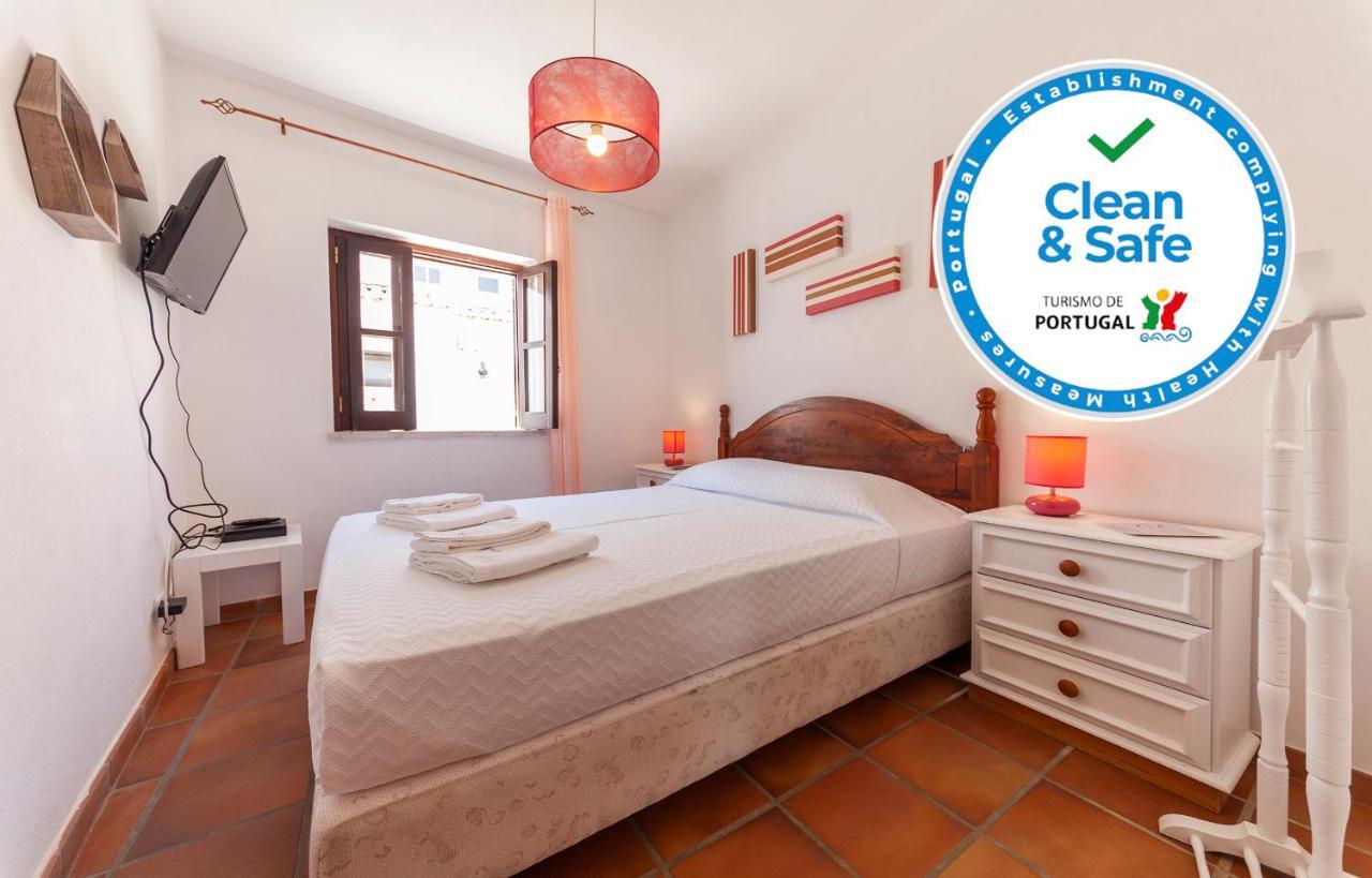 J - Casa Do Farol Guesthouse Лагос Стая снимка
